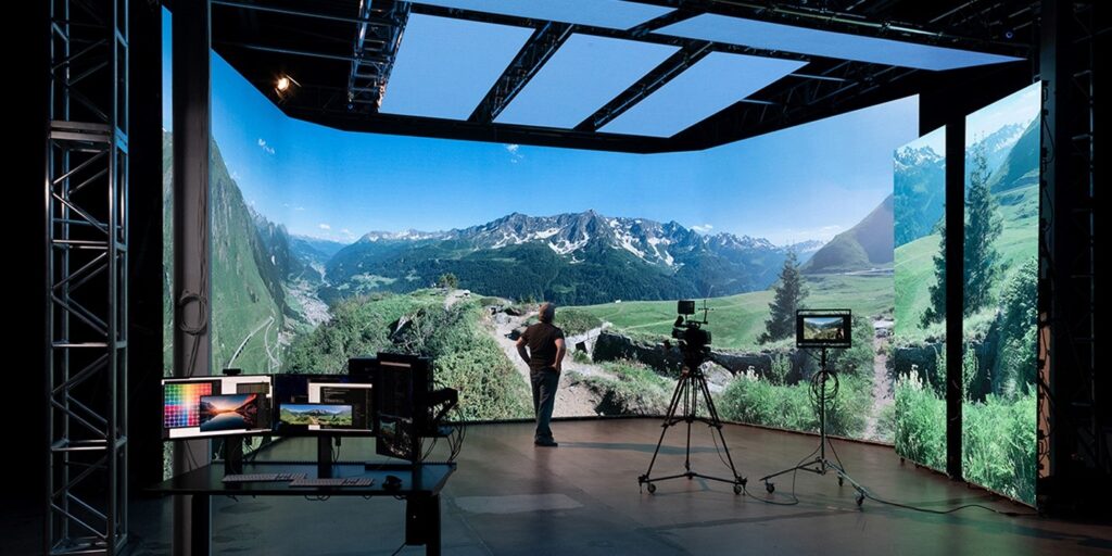 The Benefits of Leveraging Event Live Streaming with a 3D Virtual Studio Set